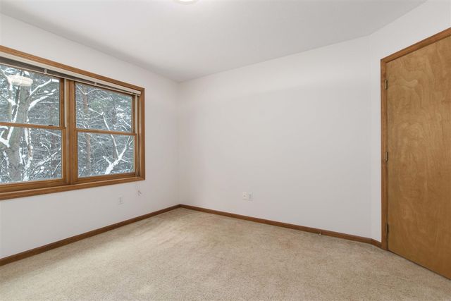 2314 S Highland View Circle, Grand Rapids, MI 49506