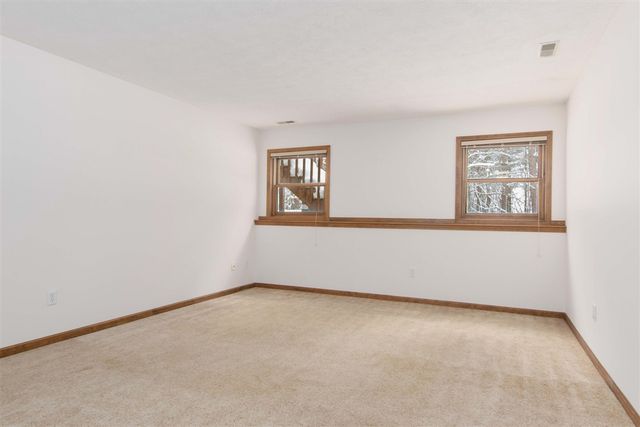 2314 S Highland View Circle, Grand Rapids, MI 49506