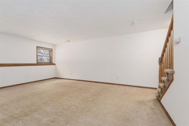 2314 S Highland View Circle, Grand Rapids, MI 49506