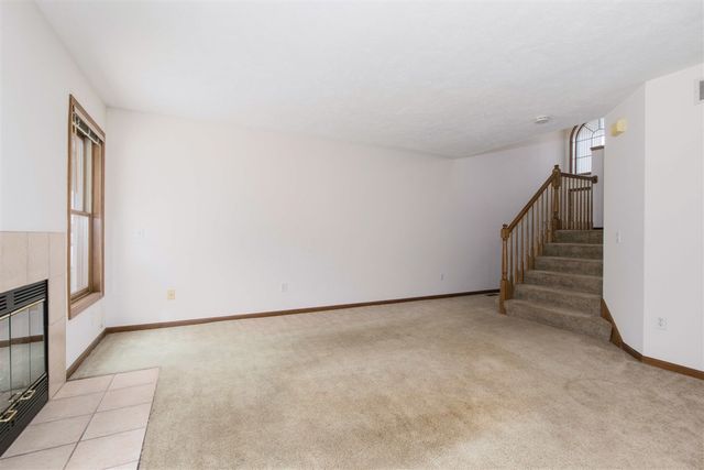 2314 S Highland View Circle, Grand Rapids, MI 49506