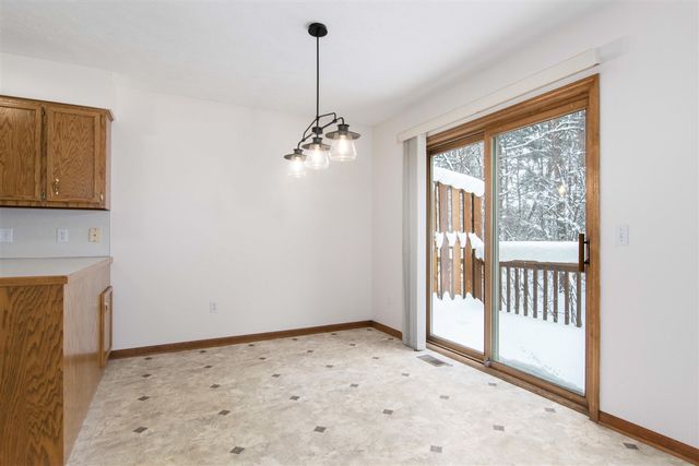 2314 S Highland View Circle, Grand Rapids, MI 49506