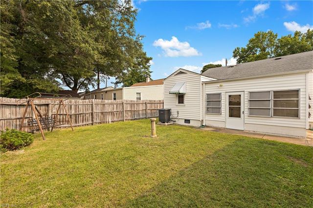 8 Rodgers PL, Portsmouth, VA 23702