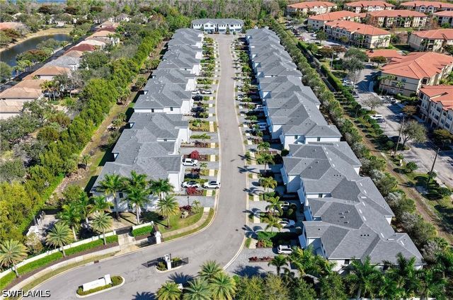 13045 Pembroke DR, Naples, FL 34105