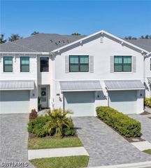 13045 Pembroke DR, Naples, FL 34105