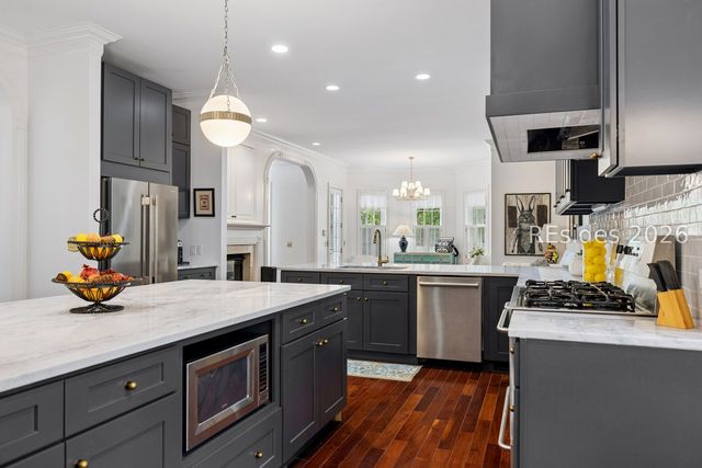 29 Oxford Dr, Hilton Head Island, SC 29928