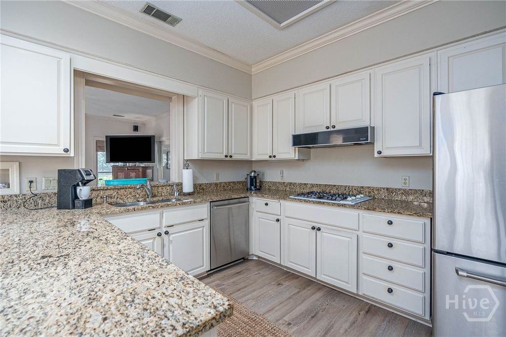 Image 16 of property listing at 1 Quahog Lane, Savannah, GA 31411