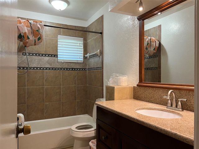 8831 Hendon Ln, Houston, TX 77036