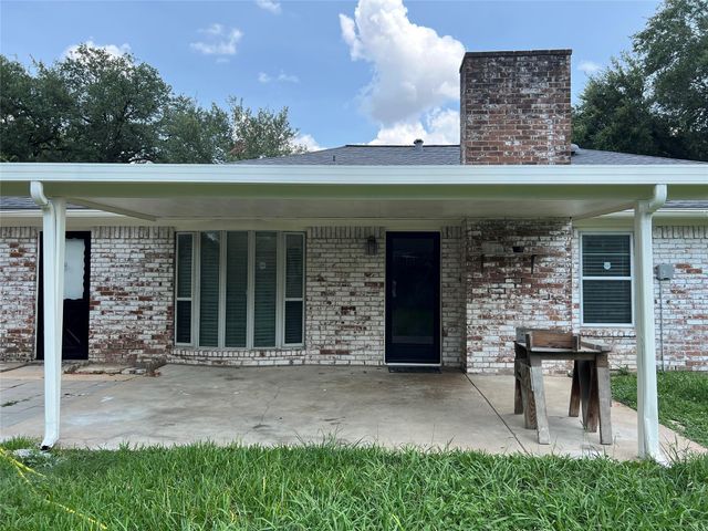 8831 Hendon Ln, Houston, TX 77036