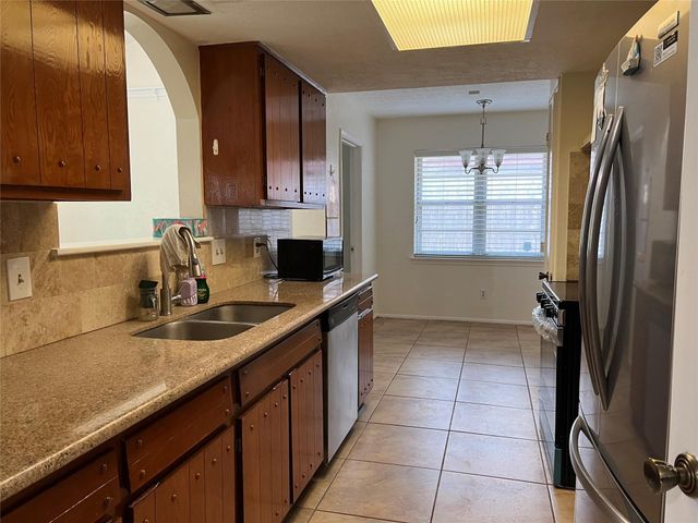 8831 Hendon Ln, Houston, TX 77036