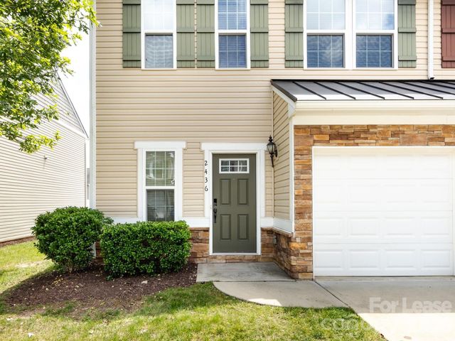 2436 Silverthorn Drive, Charlotte, NC 28273
