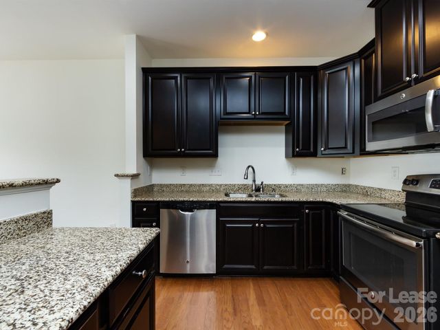 2436 Silverthorn Drive, Charlotte, NC 28273