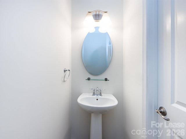 2436 Silverthorn Drive, Charlotte, NC 28273