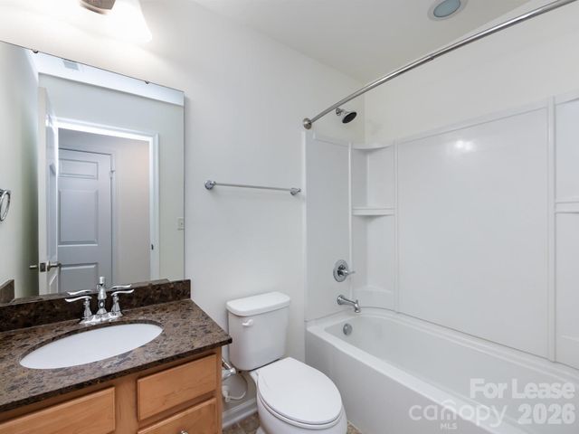 2436 Silverthorn Drive, Charlotte, NC 28273