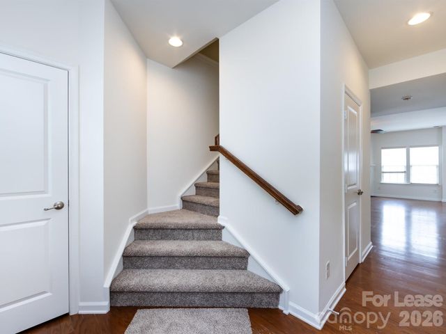 2436 Silverthorn Drive, Charlotte, NC 28273
