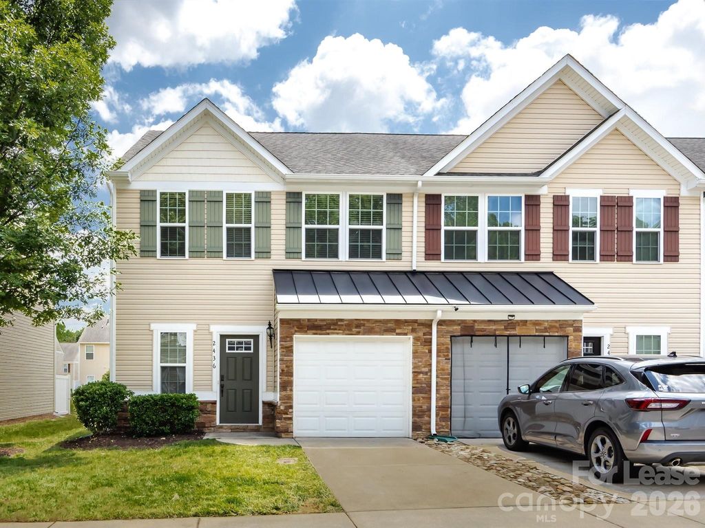 2436 Silverthorn Drive, Charlotte, NC 28273