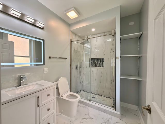 4326 W Washington Boulevard, Chicago, IL 60624