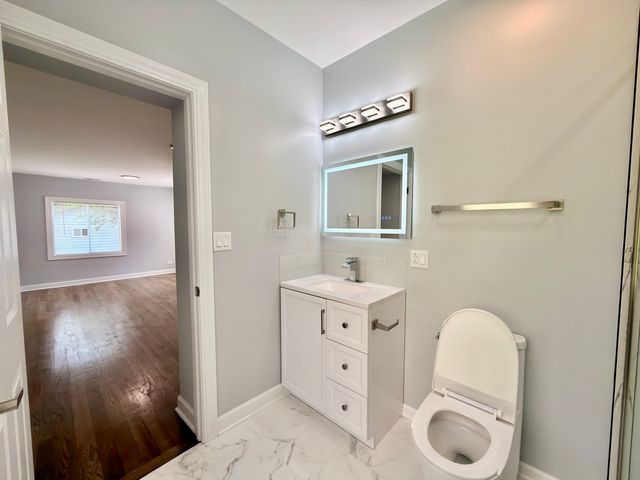 4326 W Washington Boulevard, Chicago, IL 60624