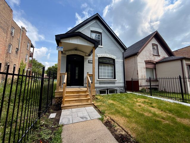 4326 W Washington Boulevard, Chicago, IL 60624
