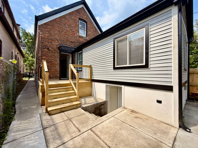 4326 W Washington Boulevard, Chicago, IL 60624