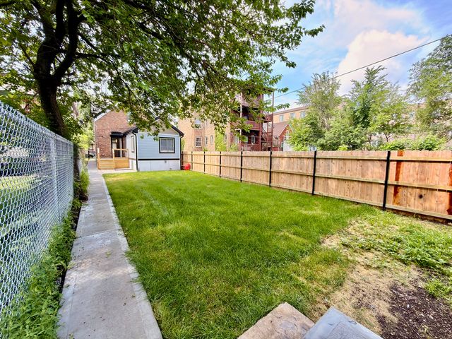 4326 W Washington Boulevard, Chicago, IL 60624