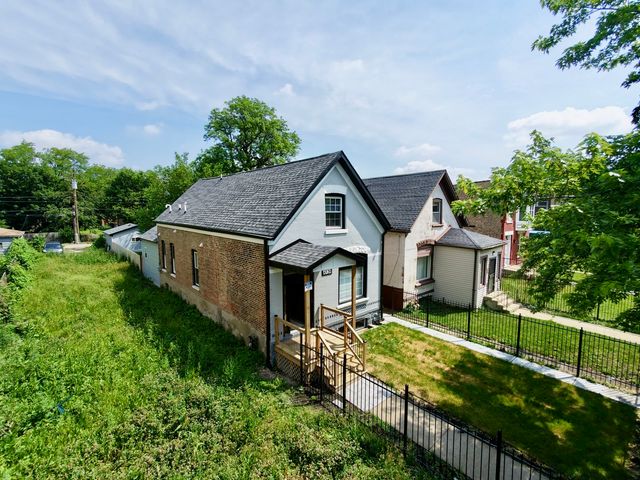 4326 W Washington Boulevard, Chicago, IL 60624