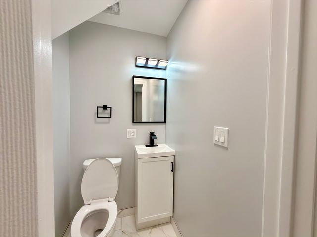 4326 W Washington Boulevard, Chicago, IL 60624