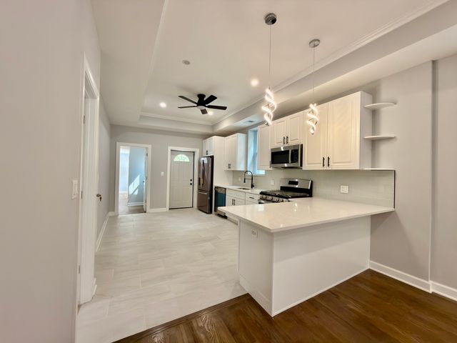 4326 W Washington Boulevard, Chicago, IL 60624