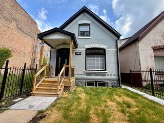 4326 W Washington Boulevard, Chicago, IL 60624