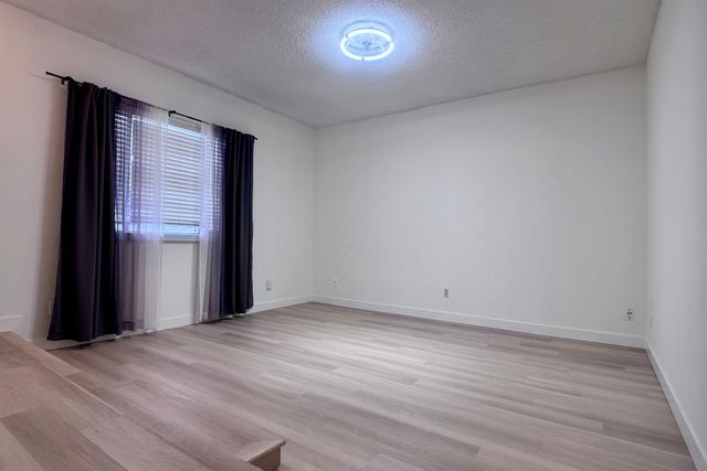 1478 E Magill Avenue, Fresno, CA 93710