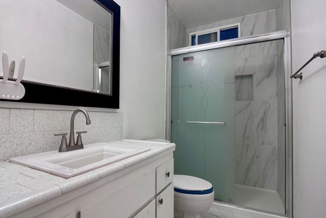 1478 E Magill Avenue, Fresno, CA 93710