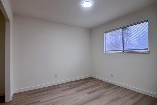 1478 E Magill Avenue, Fresno, CA 93710