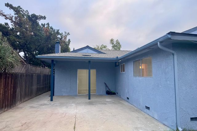 1478 E Magill Avenue, Fresno, CA 93710