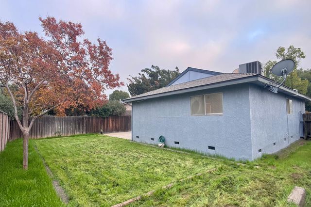 1478 E Magill Avenue, Fresno, CA 93710