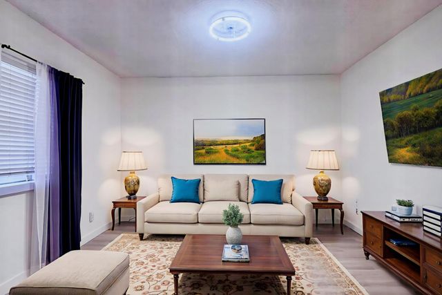 1478 E Magill Avenue, Fresno, CA 93710