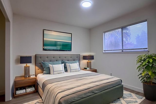 1478 E Magill Avenue, Fresno, CA 93710