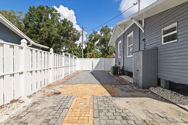 2916 N HIGHLAND AVENUE, Tampa, FL 33602