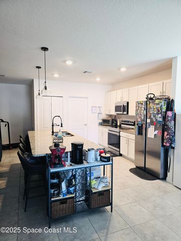 8975 102nd Avenue, Vero Beach, FL 32967