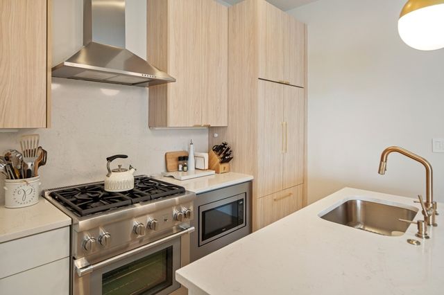 181 Coleridge St C, Boston, MA 02128