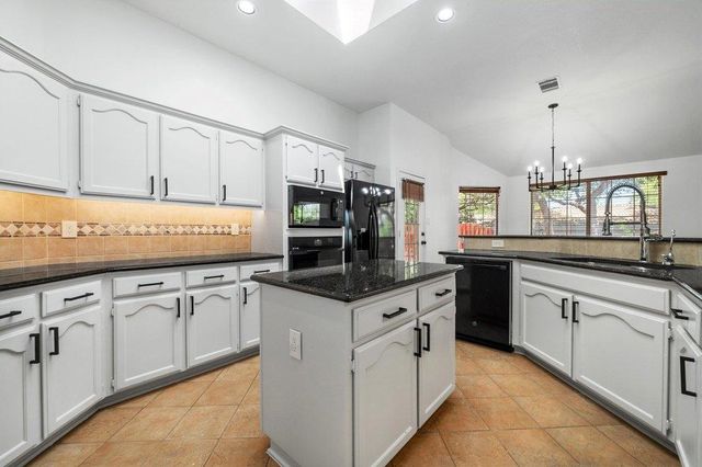 209 El Rio DR, Lakeway, TX 78734