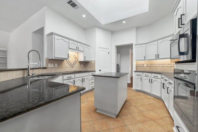 209 El Rio DR, Lakeway, TX 78734