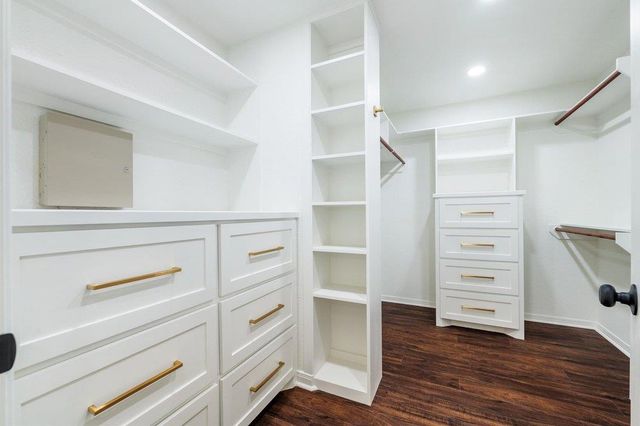 209 El Rio DR, Lakeway, TX 78734