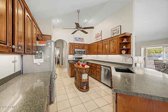 10910 E TWILIGHT Drive, Sun Lakes, AZ 85248