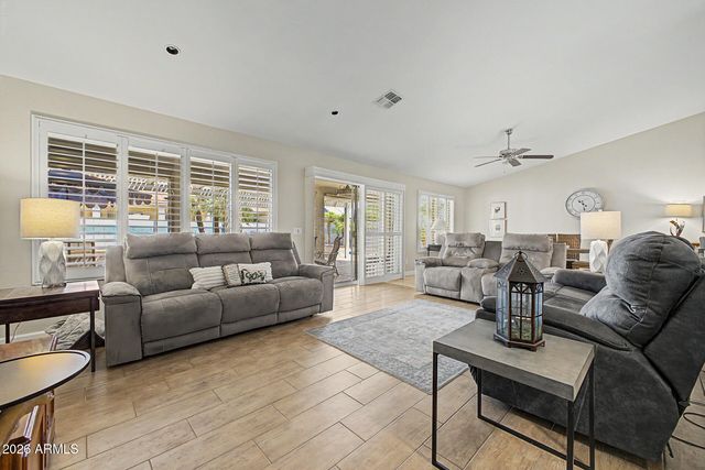 10910 E TWILIGHT Drive, Sun Lakes, AZ 85248