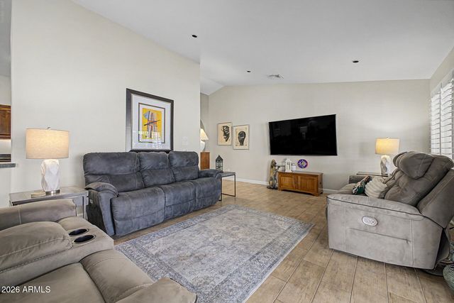 10910 E TWILIGHT Drive, Sun Lakes, AZ 85248