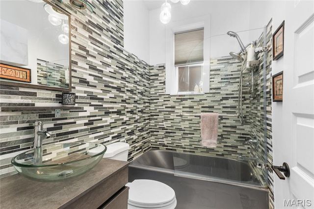 5007 Alabama Avenue, St Louis, MO 63111