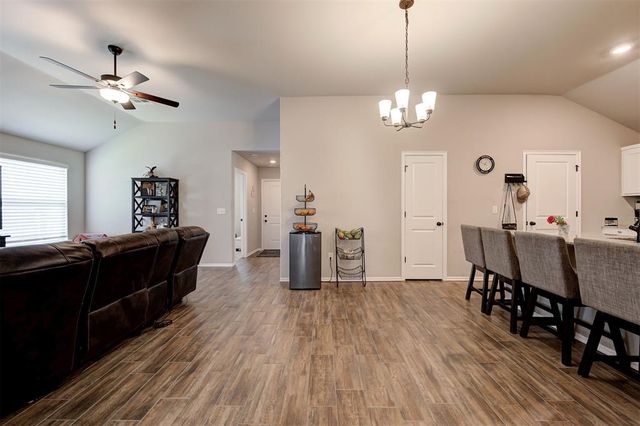 11652 SW 12th Street, Yukon, OK 73099