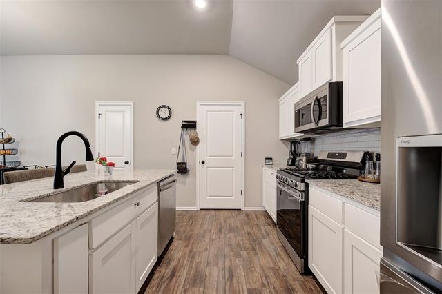 11652 SW 12th Street, Yukon, OK 73099