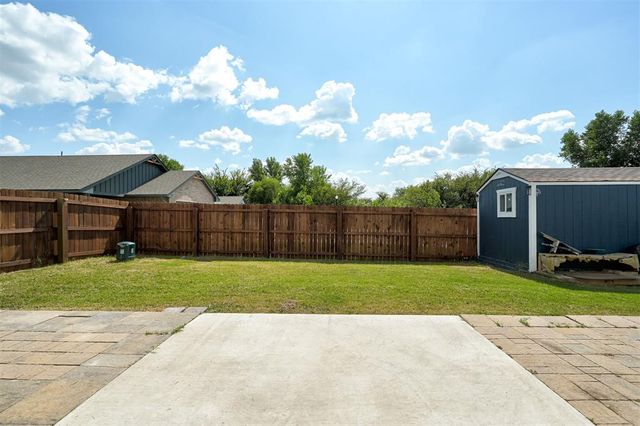 11652 SW 12th Street, Yukon, OK 73099