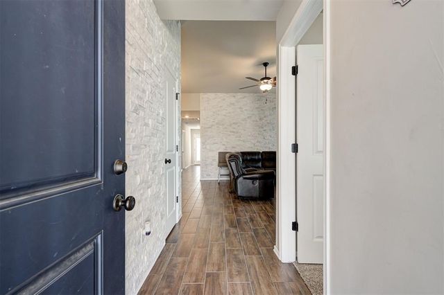 11652 SW 12th Street, Yukon, OK 73099