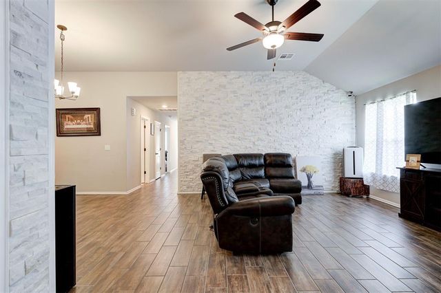 11652 SW 12th Street, Yukon, OK 73099